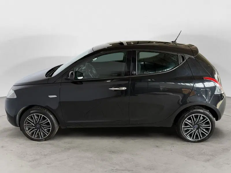 Lancia Ypsilon usata a Monza e Brianza (3)