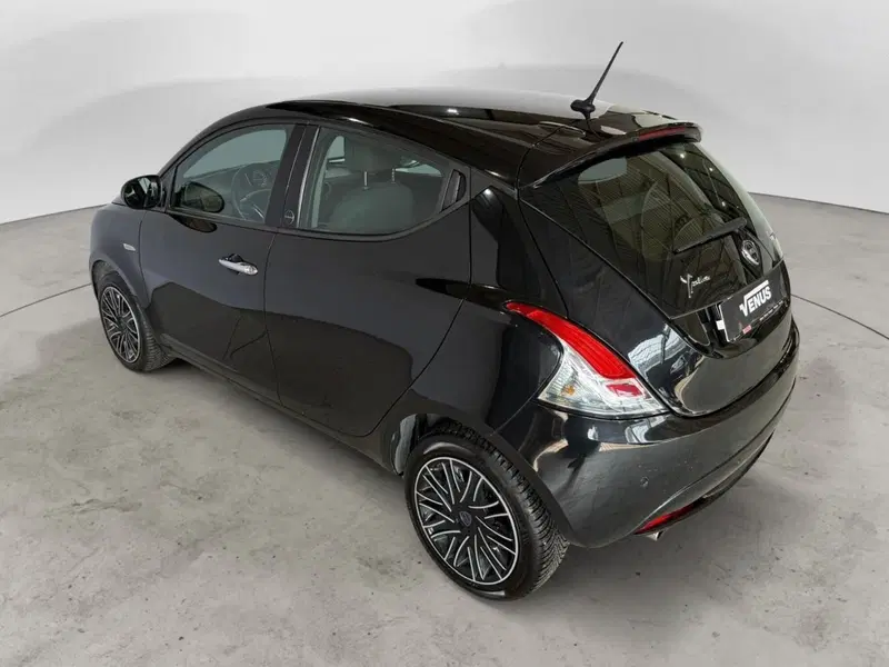 Lancia Ypsilon usata a Monza e Brianza (4)