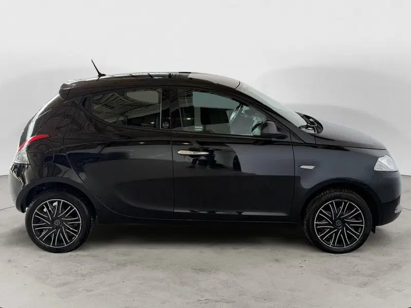Lancia Ypsilon usata a Monza e Brianza (7)