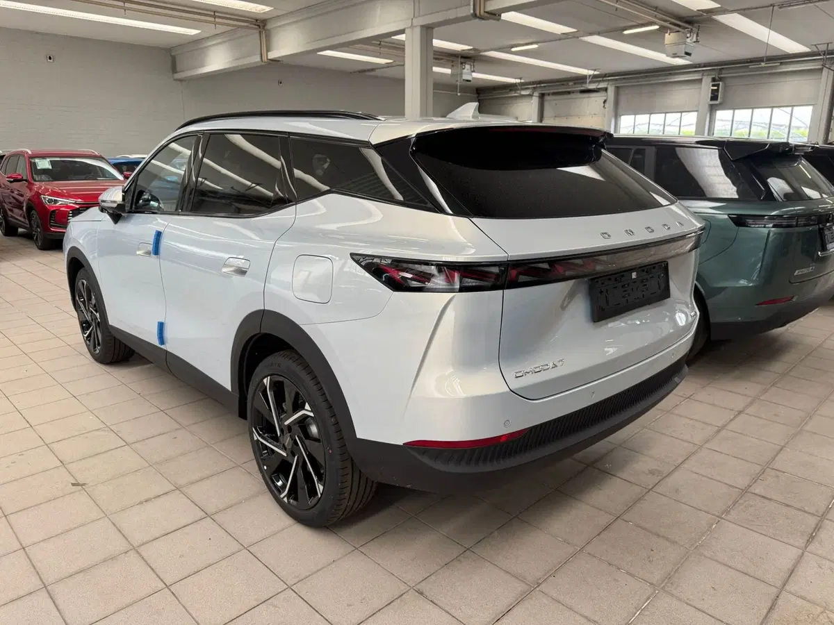 Omoda Omoda 7 SHS-P nuova a Monza e Brianza (4)