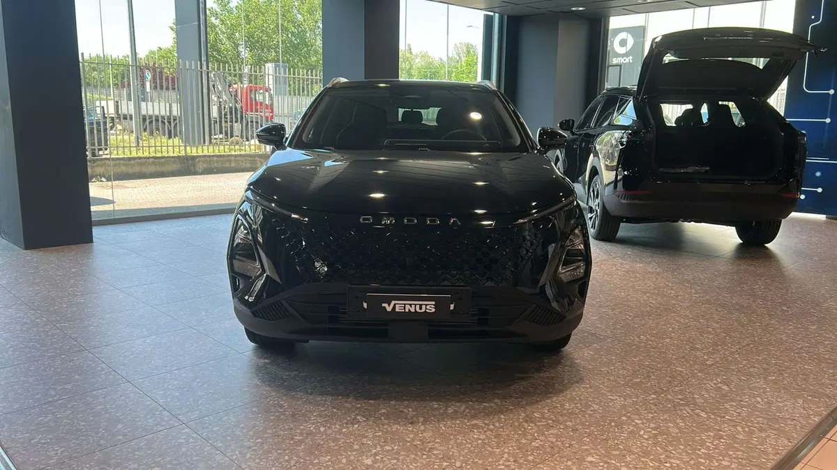 Omoda Omoda 5 SHS-H nuova a Monza e Brianza (2)
