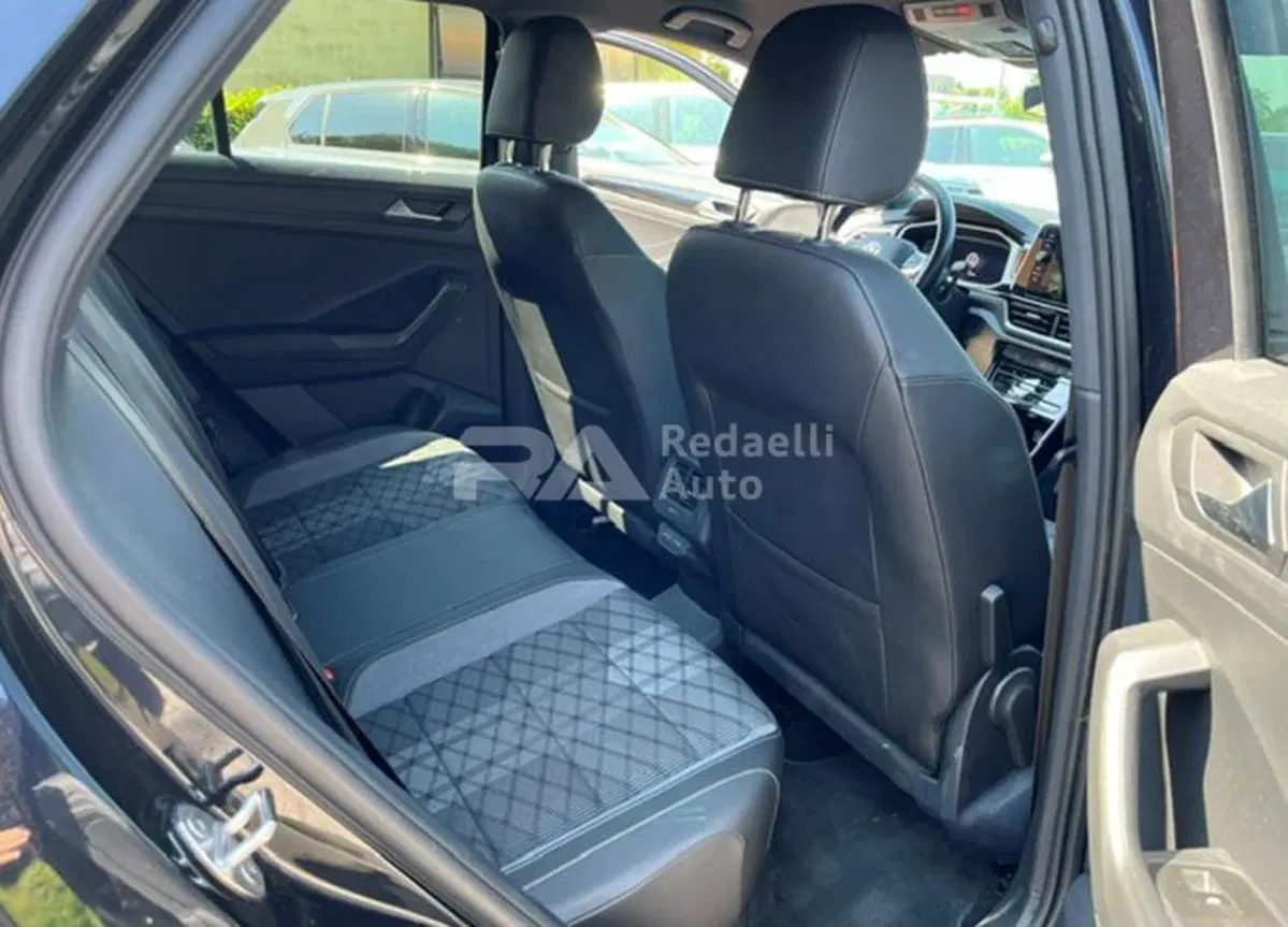 Volkswagen T-Roc usata a Lecco (9)