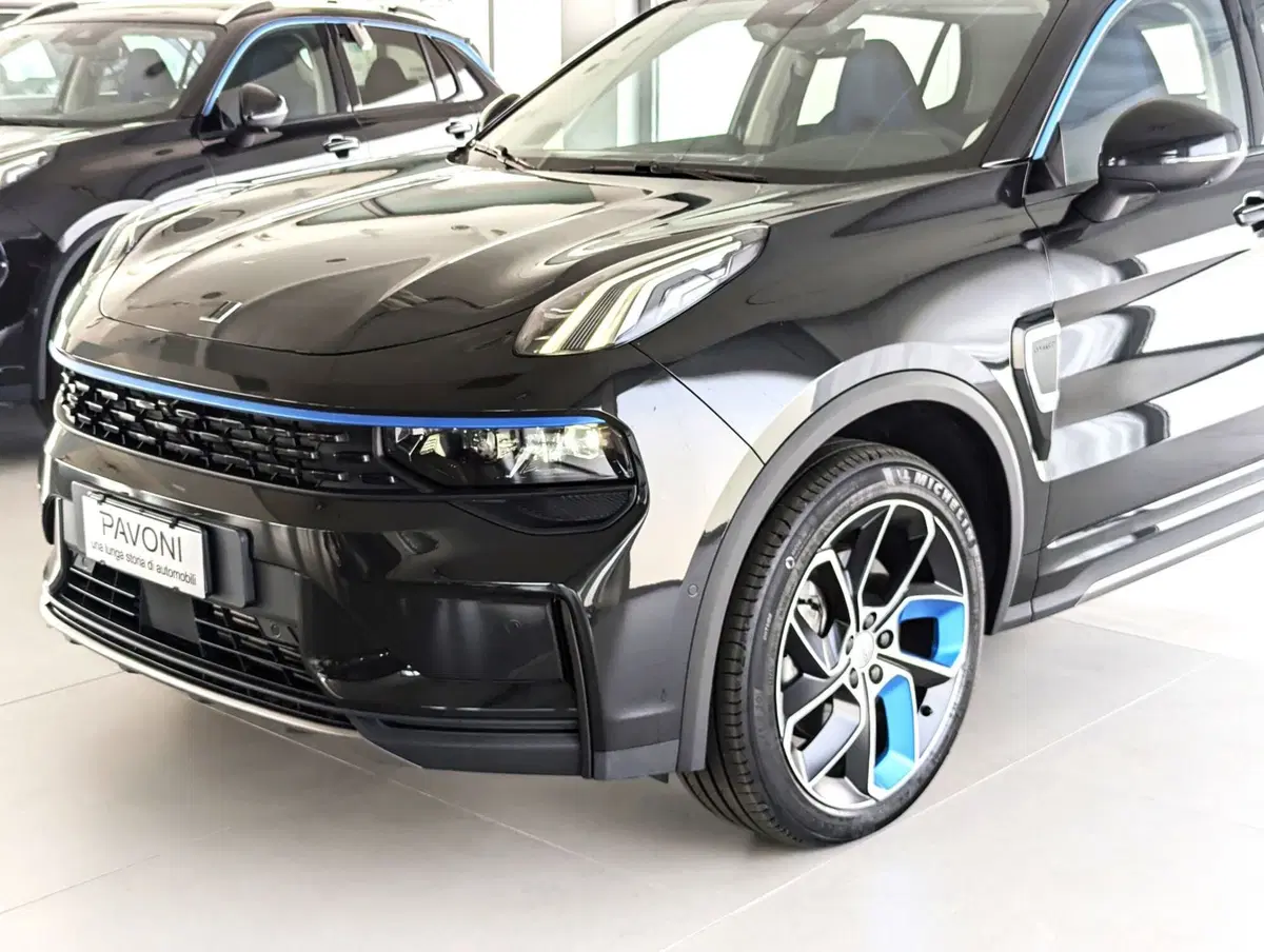 Lynk & Co 01 usata a Pescara (5)