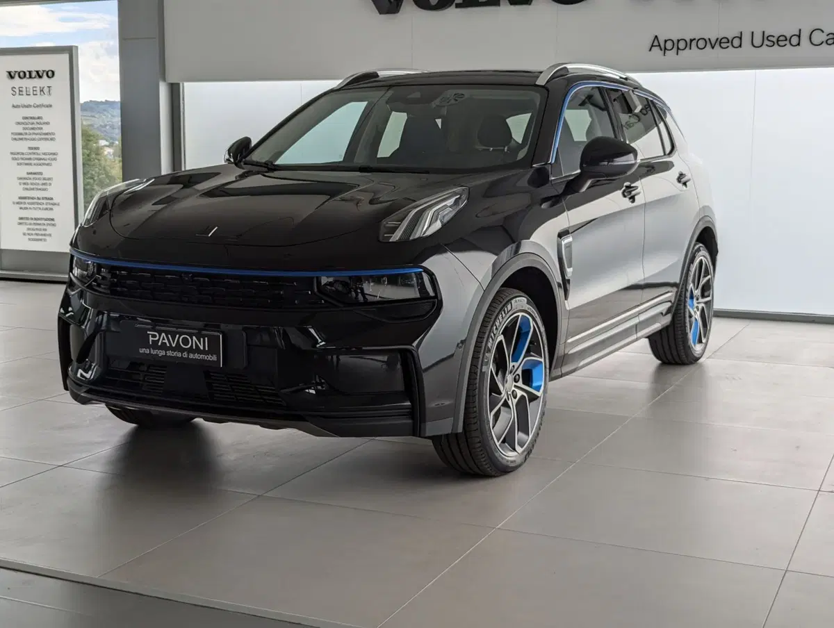 Lynk & Co 01 usata a Pescara (3)