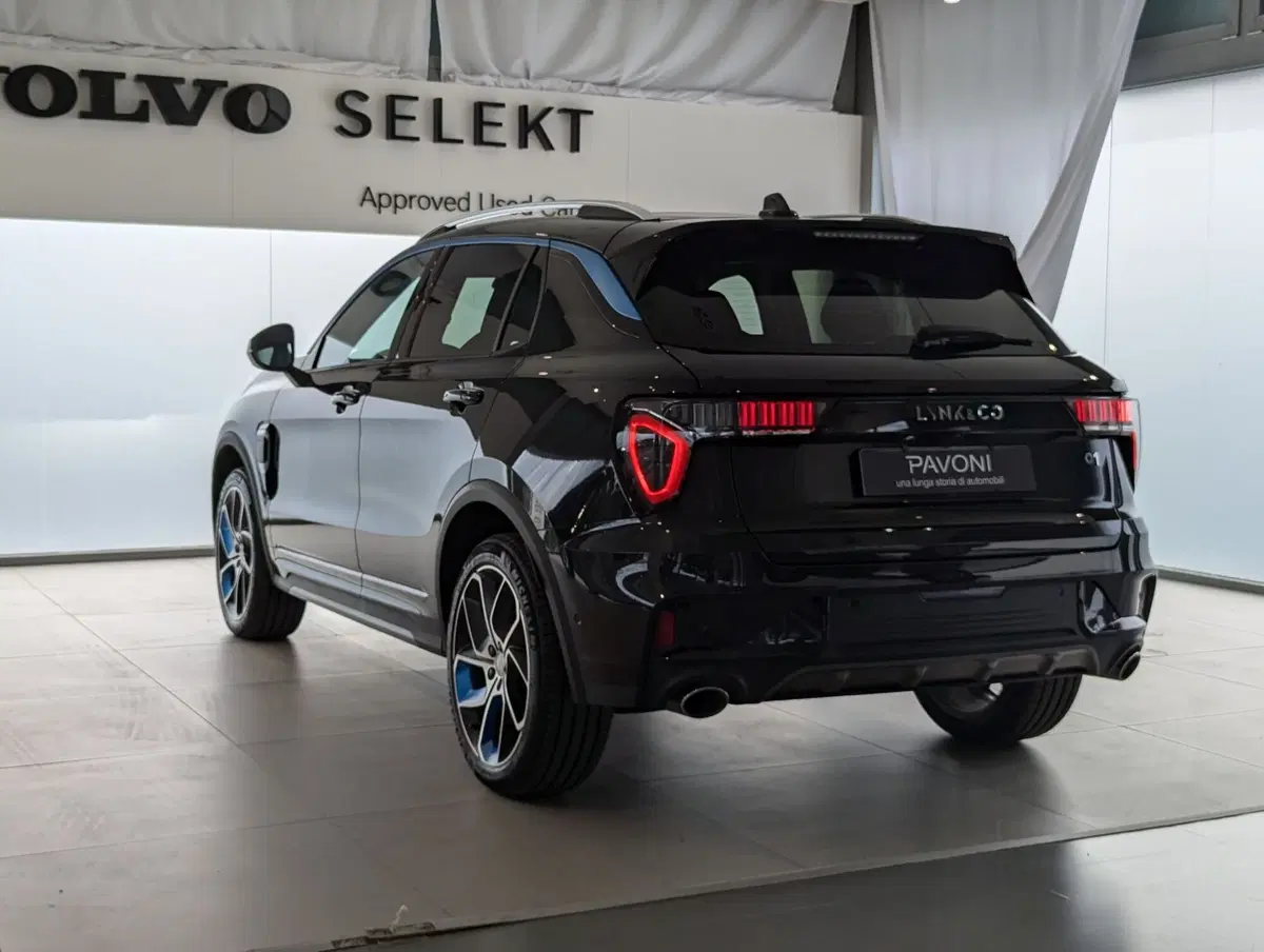 Lynk & Co 01 usata a Pescara (5)