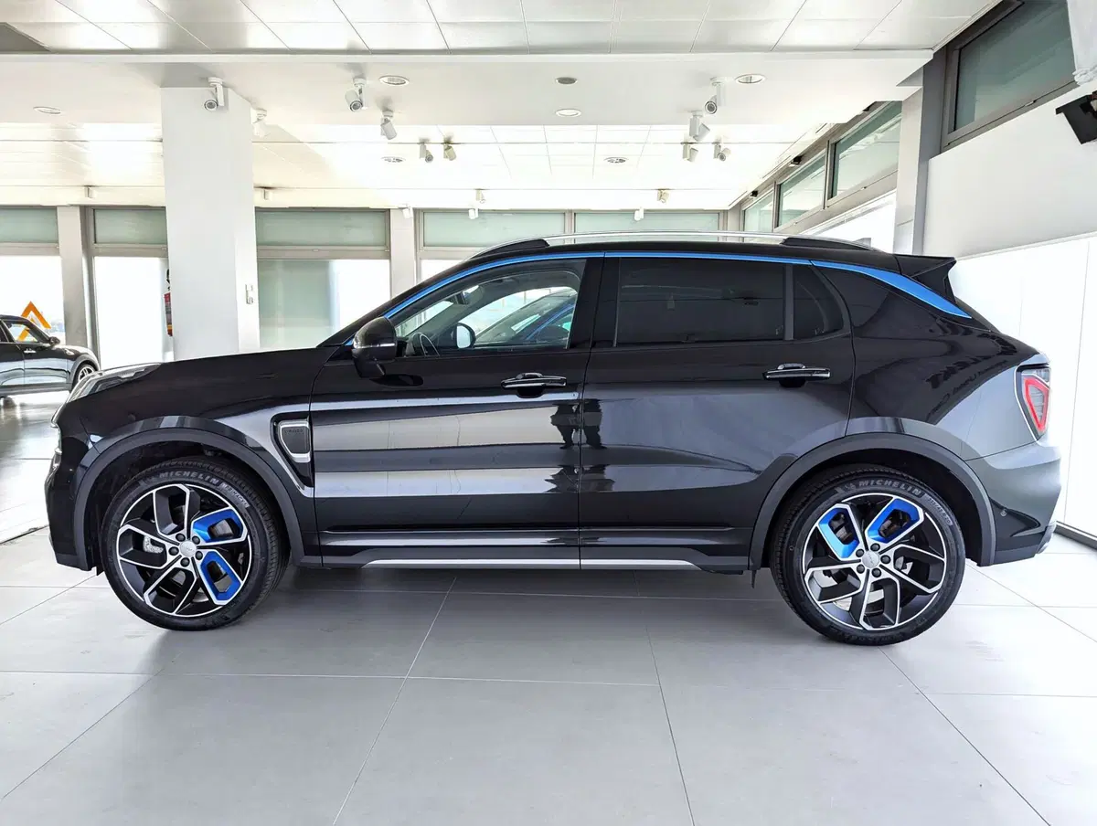 Lynk & Co 01 usata a Pescara (7)