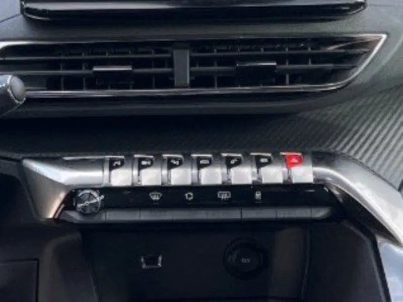 Peugeot 3008 usata a Salerno (20)