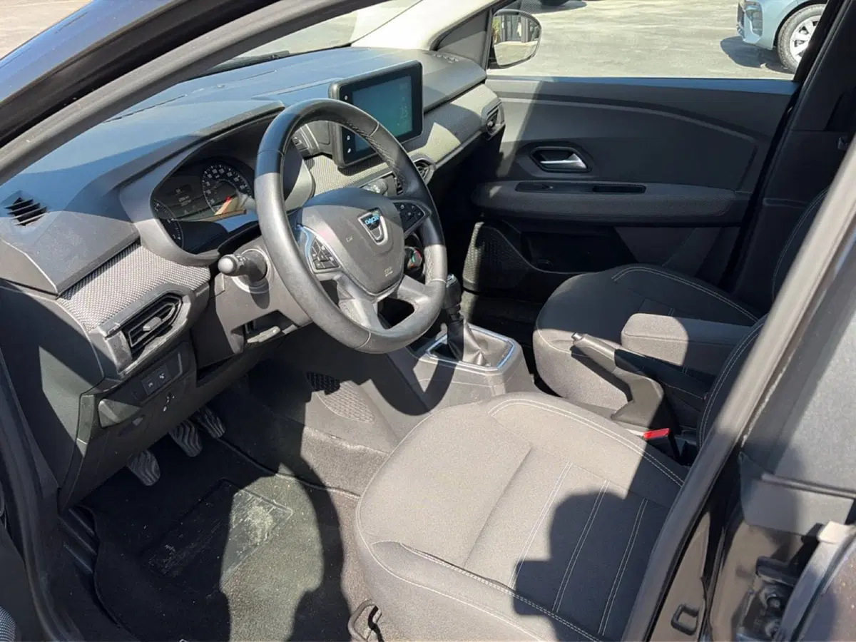 Dacia Jogger usata a Lucca (10)