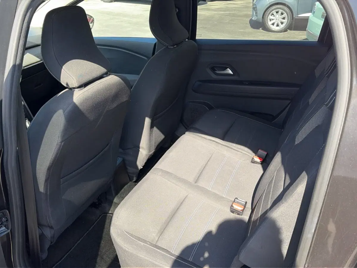 Dacia Jogger usata a Lucca (12)