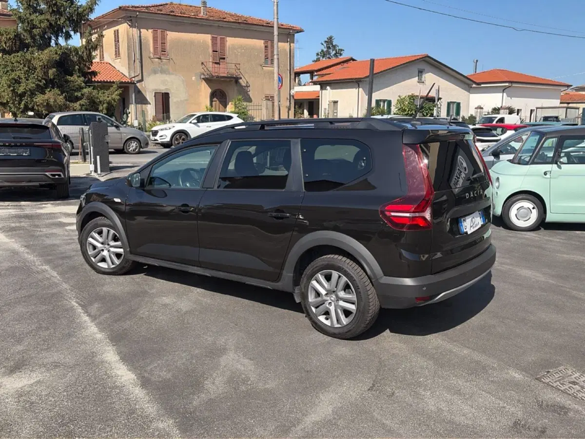 Dacia Jogger usata a Lucca (3)