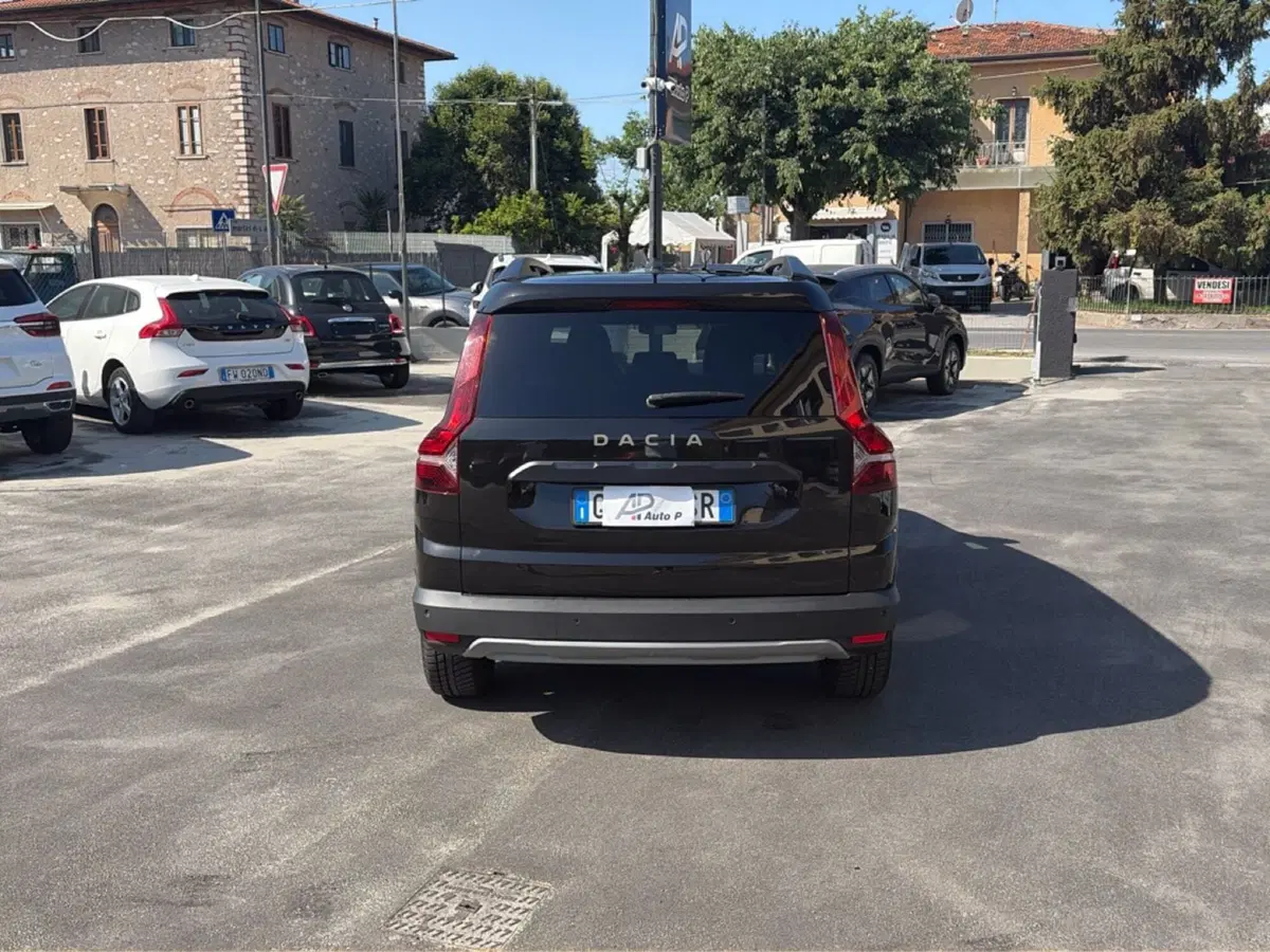 Dacia Jogger usata a Lucca (4)