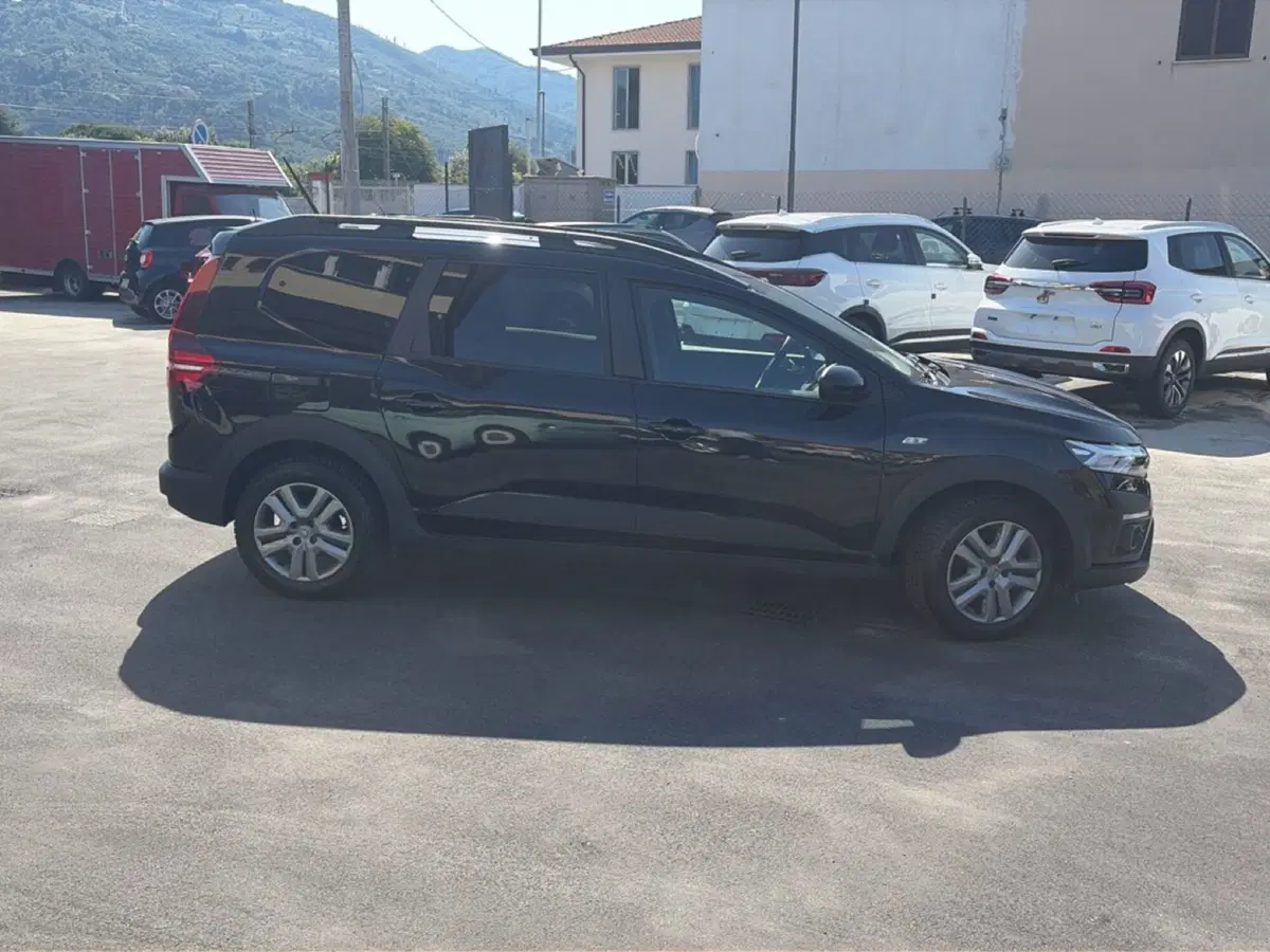Dacia Jogger usata a Lucca (7)