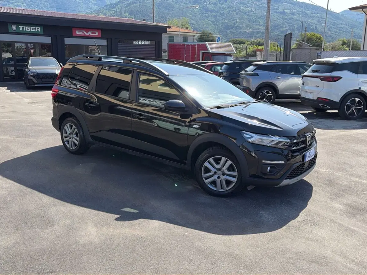 Dacia Jogger usata a Lucca (8)