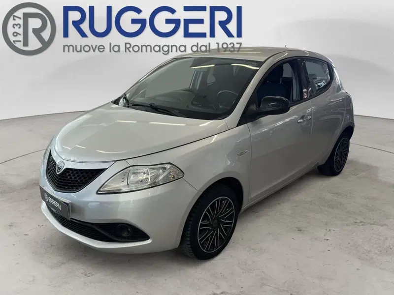 Lancia Ypsilon usata a Rimini