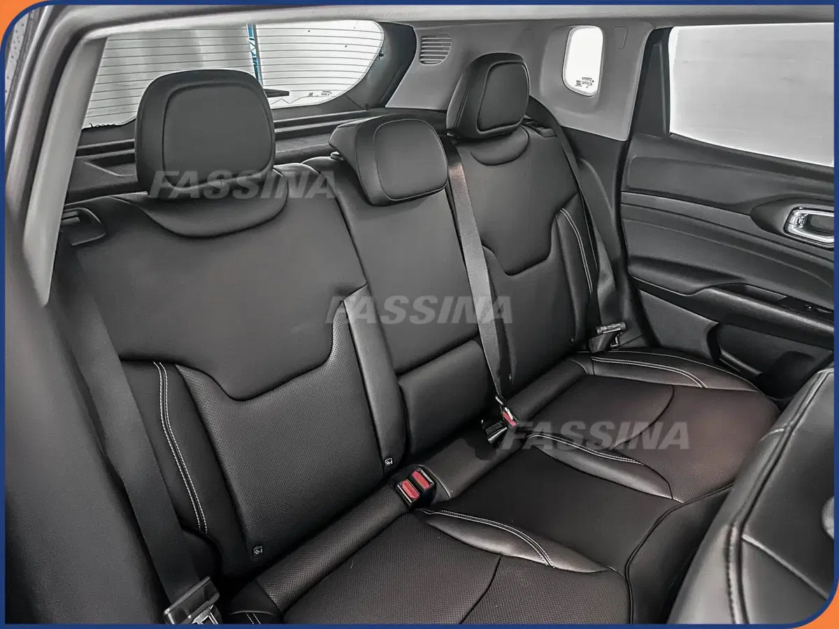 Jeep Compass usata a Milano (12)