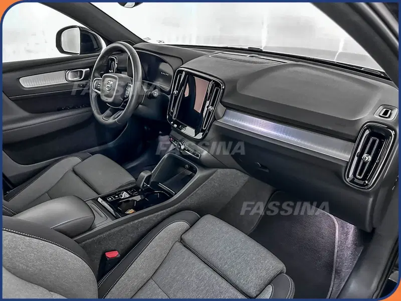 Volvo XC40 usata a Milano (13)