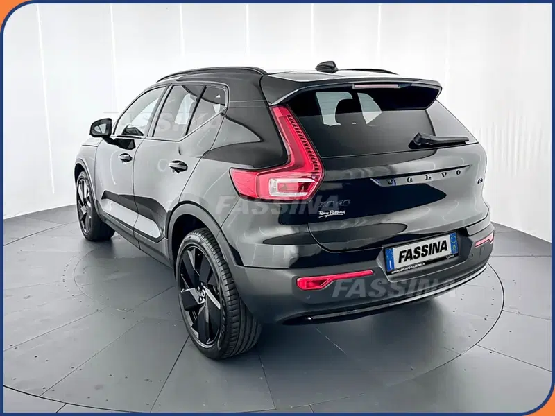 Volvo XC40 usata a Milano (4)