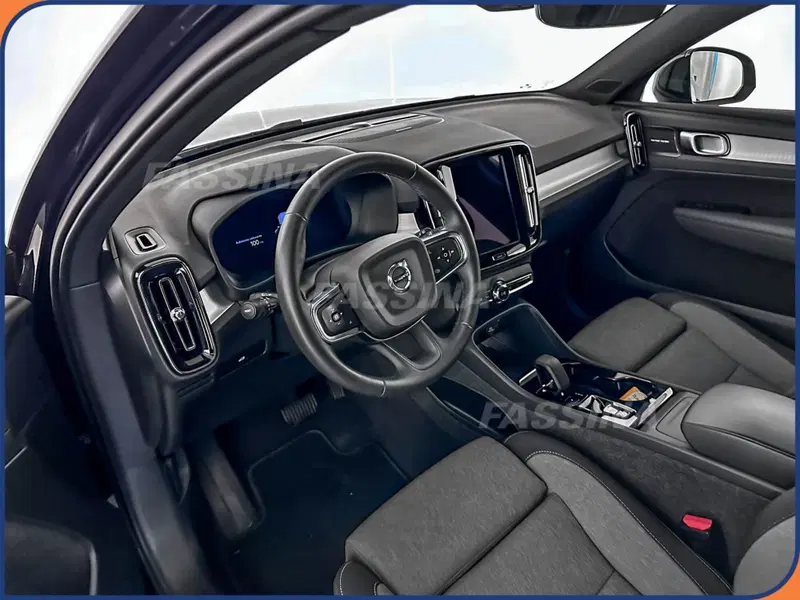 Volvo XC40 usata a Milano (9)