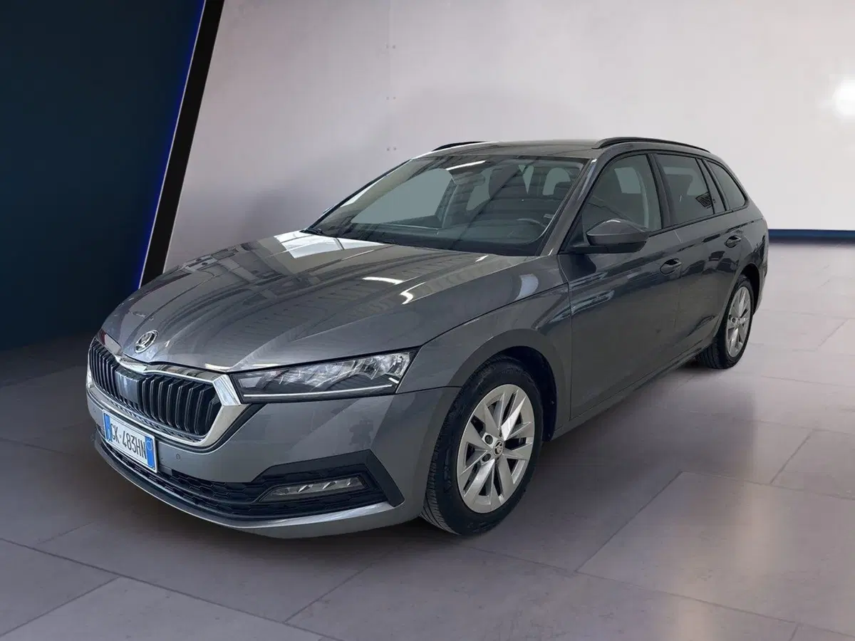 Skoda Octavia Station Wagon nuova a Arezzo