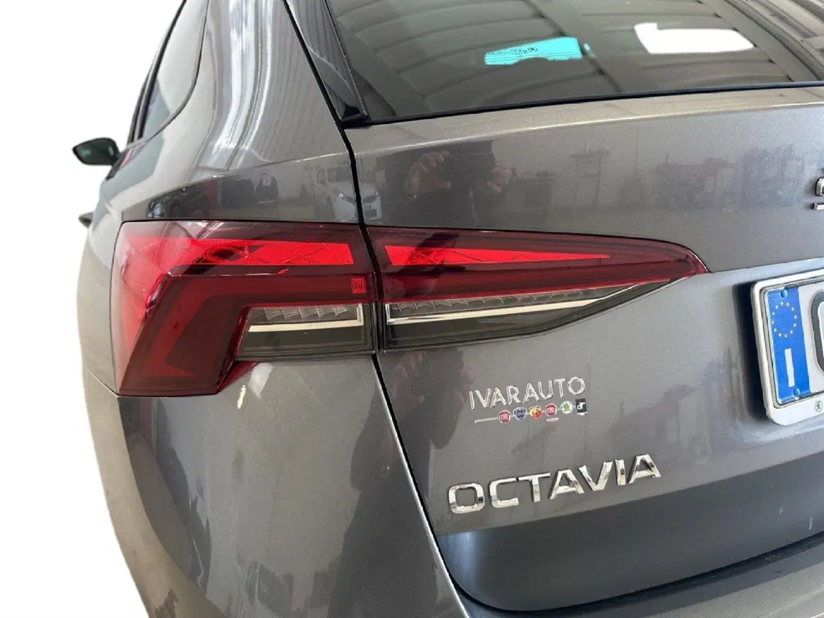 Skoda Octavia Station Wagon nuova a Arezzo (10)