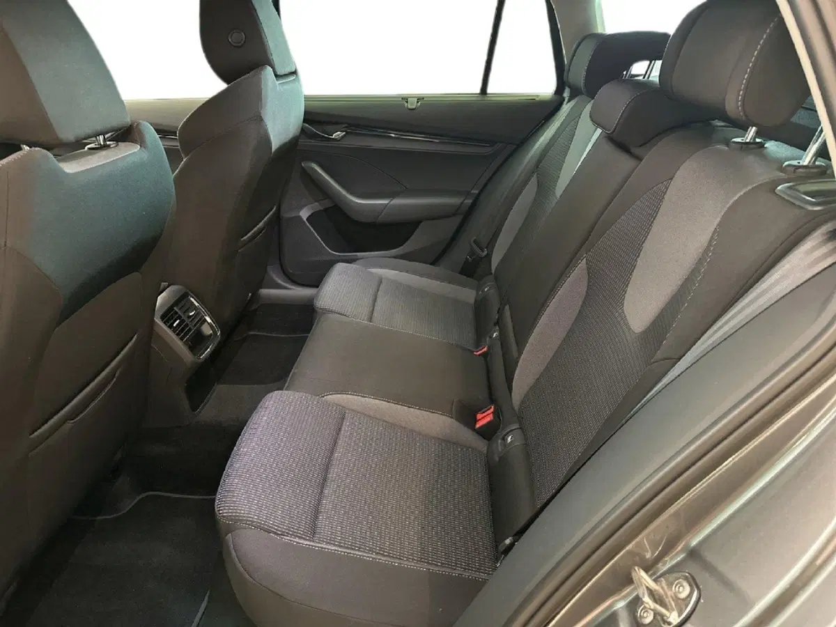 Skoda Octavia Station Wagon nuova a Arezzo (19)