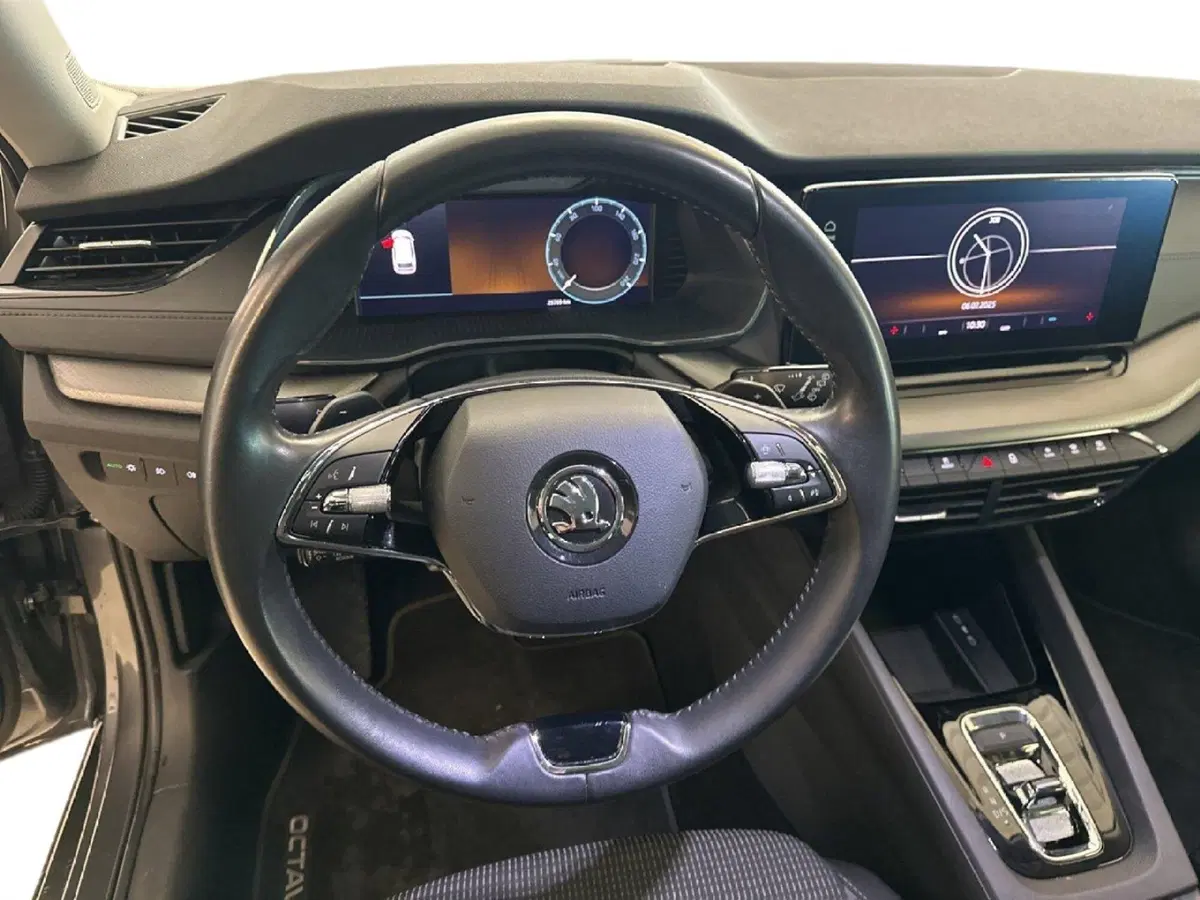 Skoda Octavia Station Wagon nuova a Arezzo (20)