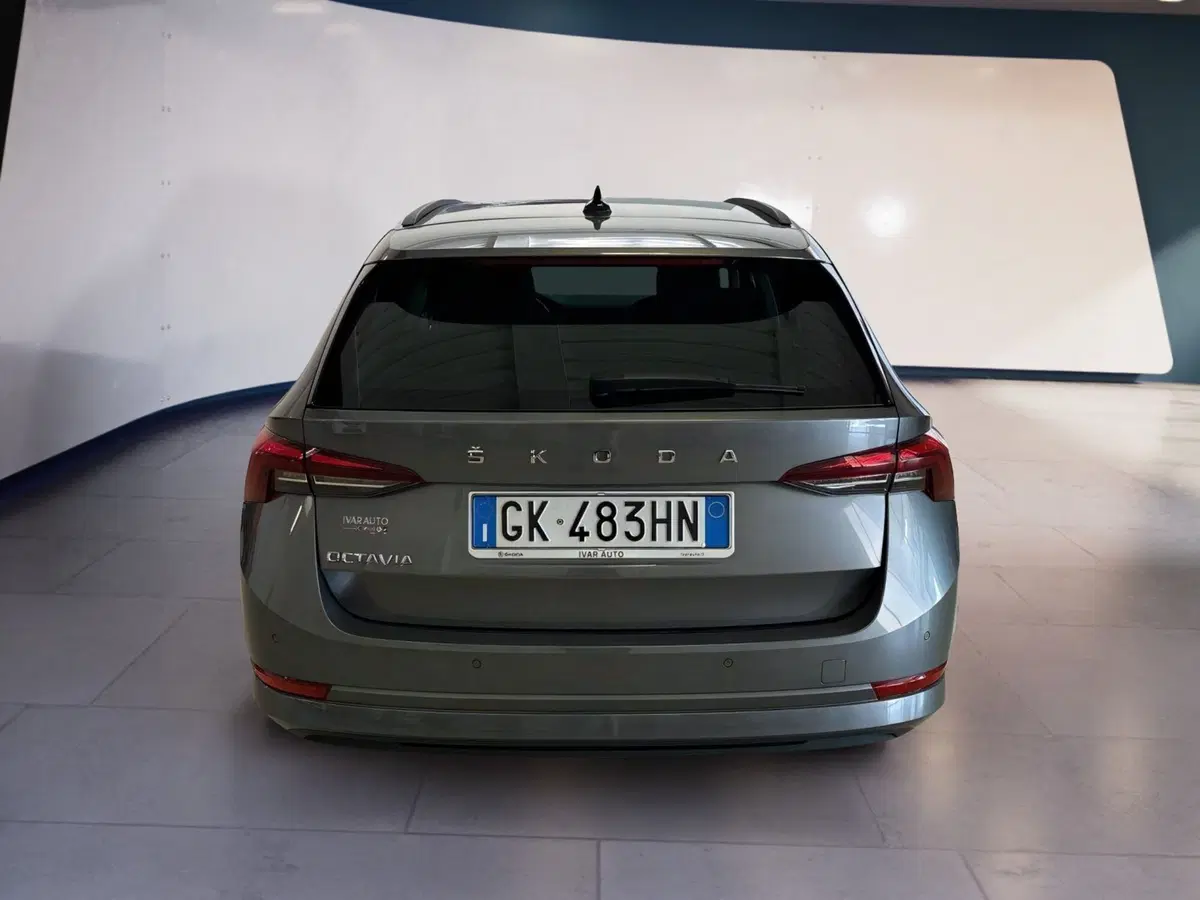 Skoda Octavia Station Wagon nuova a Arezzo (4)
