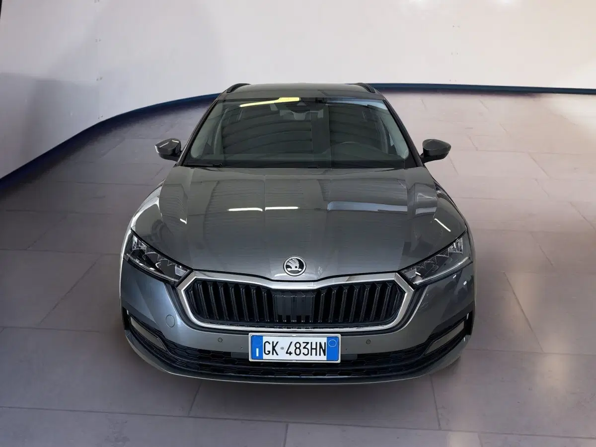 Skoda Octavia Station Wagon nuova a Arezzo (5)