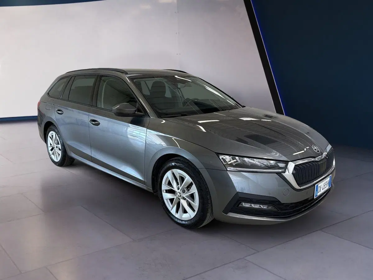 Skoda Octavia Station Wagon nuova a Arezzo (8)