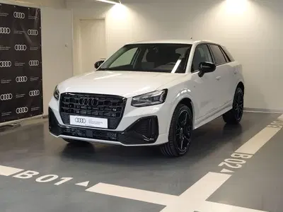 Audi Q2 35 2.0 tdi Identity Black s-tronic nuova a Modena
