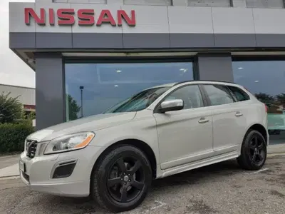 Volvo XC60 D5 AWD Geartronic R-design del 2012 usata a Modena