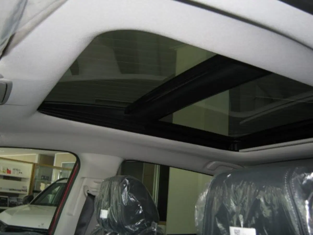 Honda ZR-V nuova a Fermo (17)