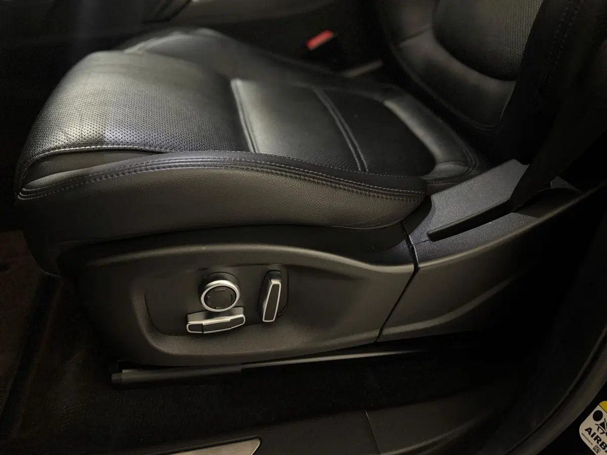 Jaguar E-Pace usata a Novara (18)