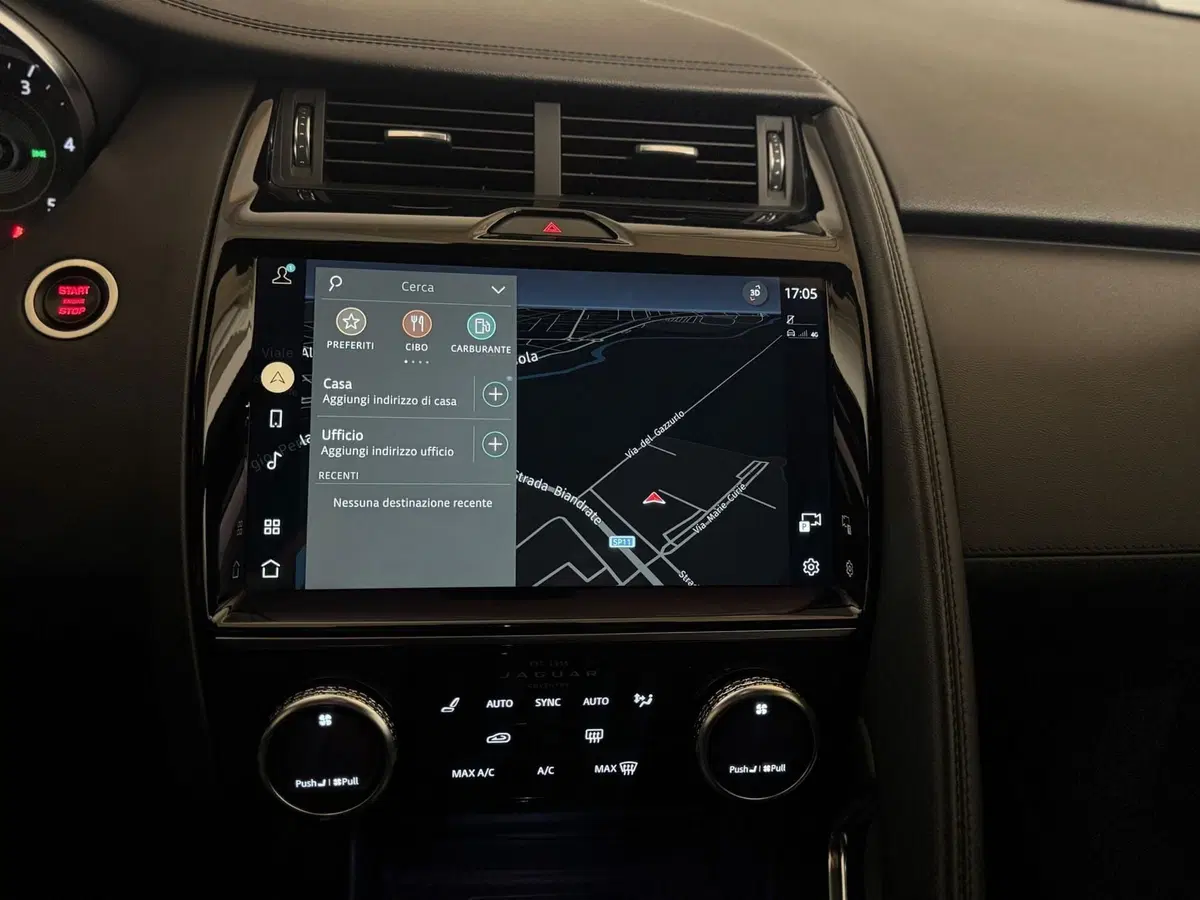 Jaguar E-Pace usata a Novara (20)