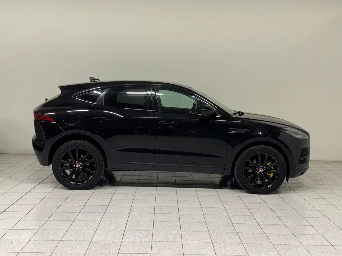 Jaguar E-Pace usata a Novara (6)