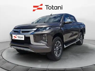 Mitsubishi L200 2.3D Double Cab 4x4 Super Select P2 Intouch Intense aut del 2020 usata a L'Aquila