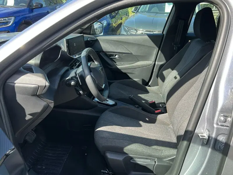 Peugeot 2008 usata a Latina (11)