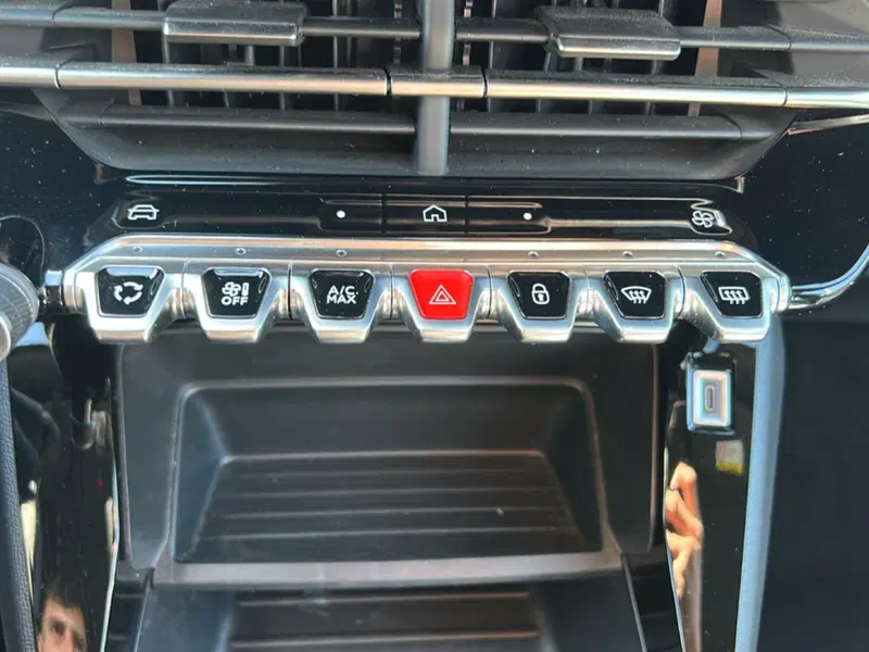 Peugeot 2008 usata a Latina (15)