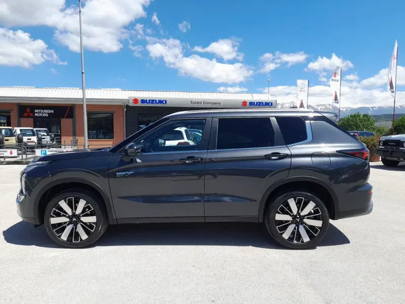 Mitsubishi Outlander nuova a L'Aquila (12)