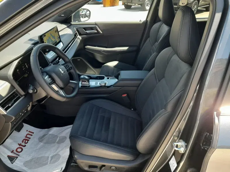 Mitsubishi Outlander nuova a L'Aquila (13)
