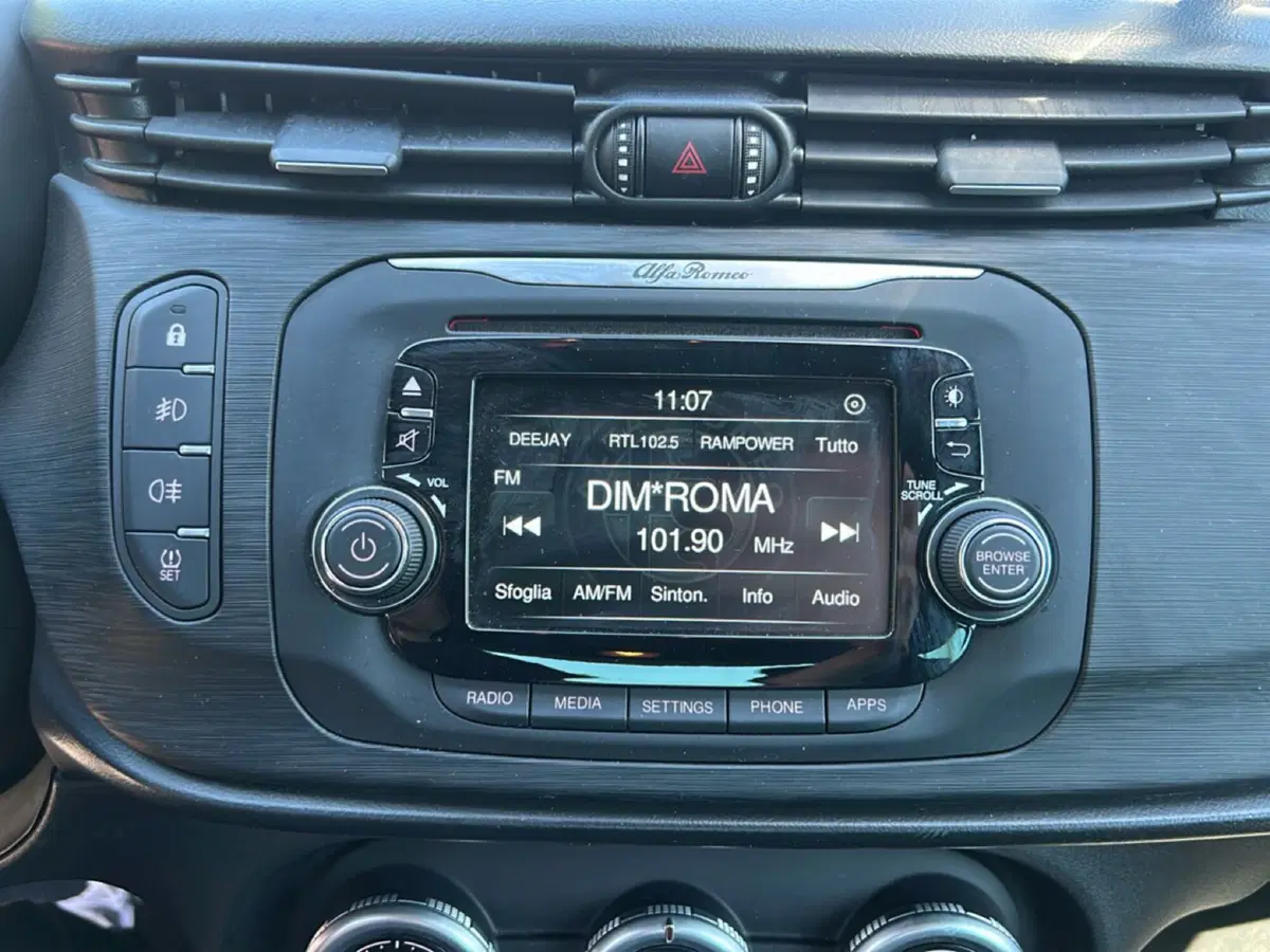 Alfa Romeo Giulietta usata a Latina (16)