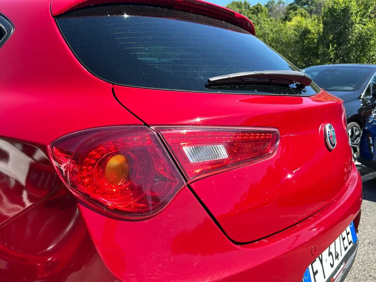 Alfa Romeo Giulietta usata a Latina (9)