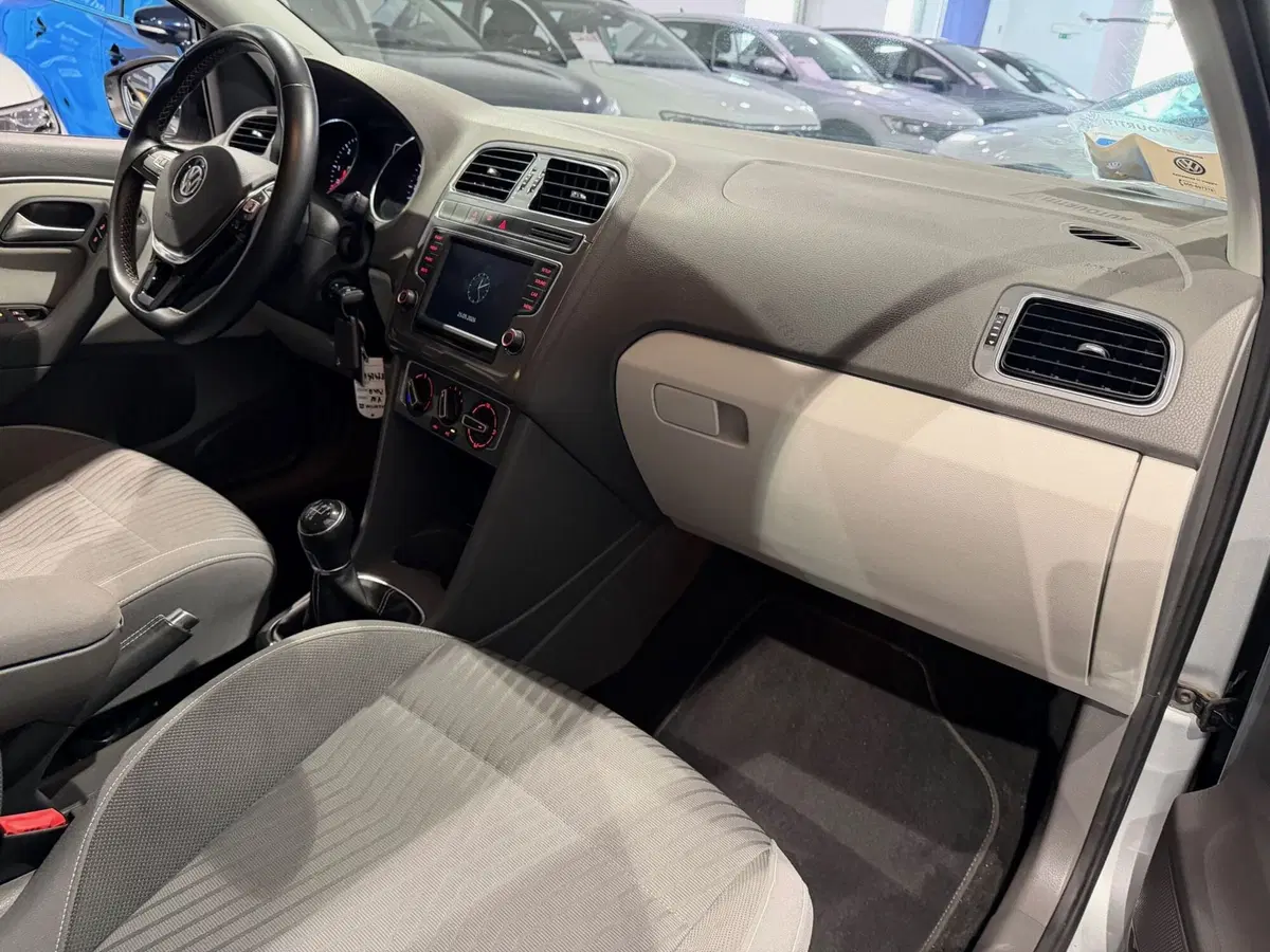 Volkswagen Polo usata a Genova (11)