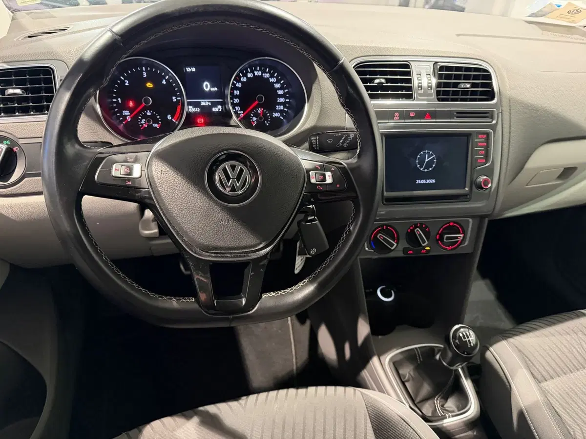 Volkswagen Polo usata a Genova (12)