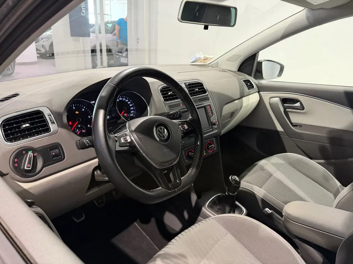 Volkswagen Polo usata a Genova (8)