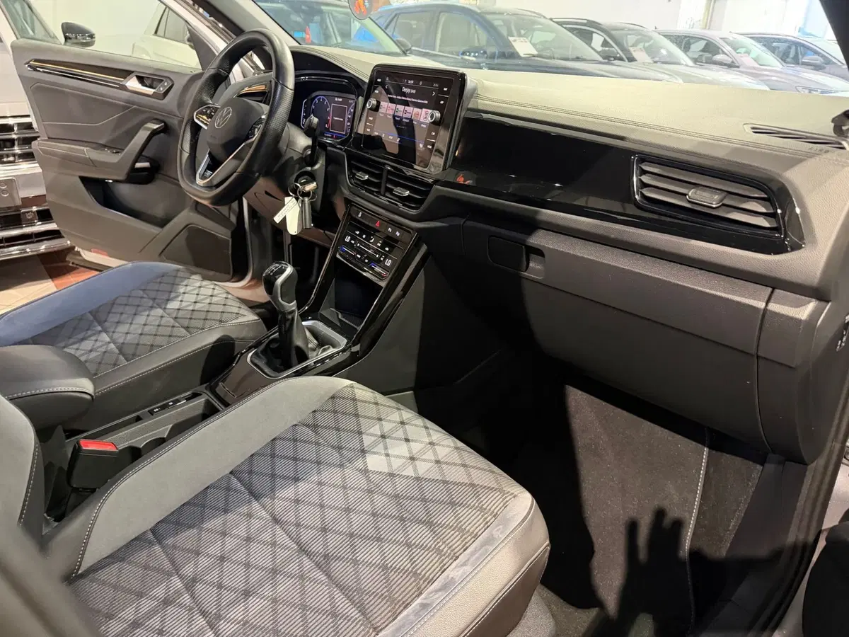Volkswagen T-Roc usata a Genova (11)