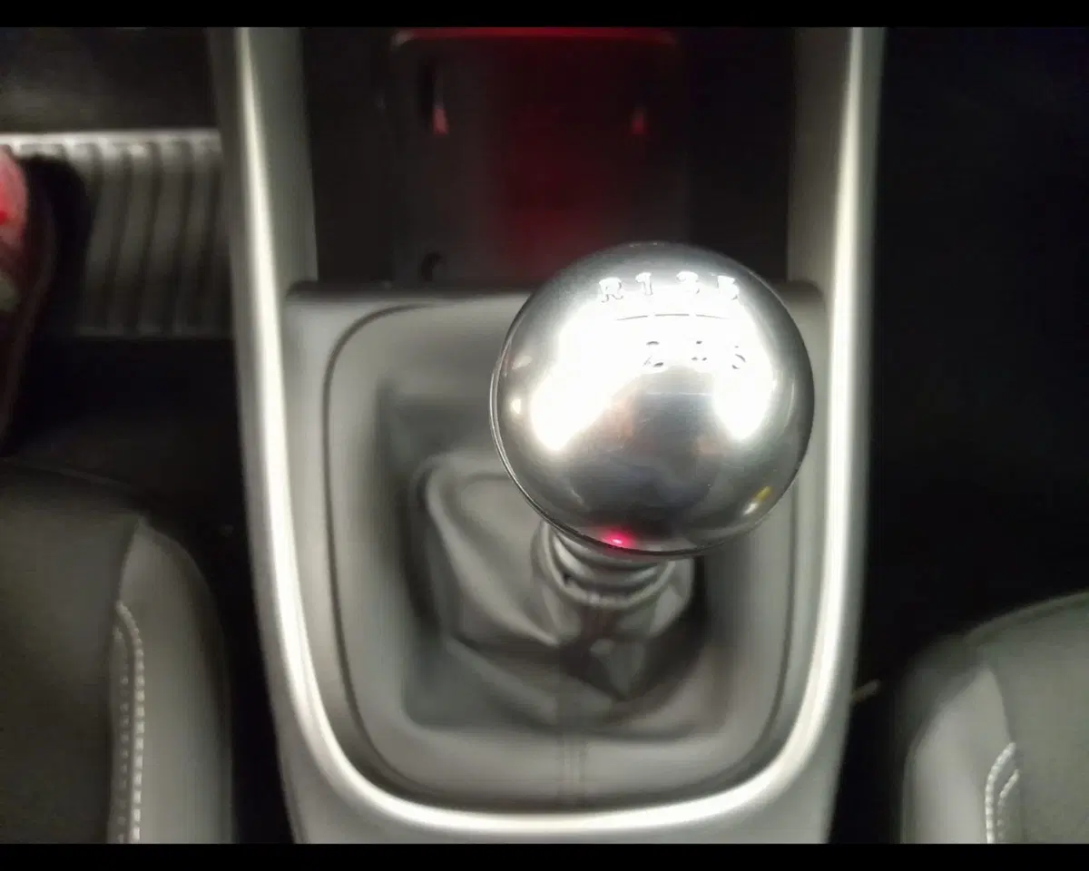 Jeep Avenger usata a Alessandria (13)