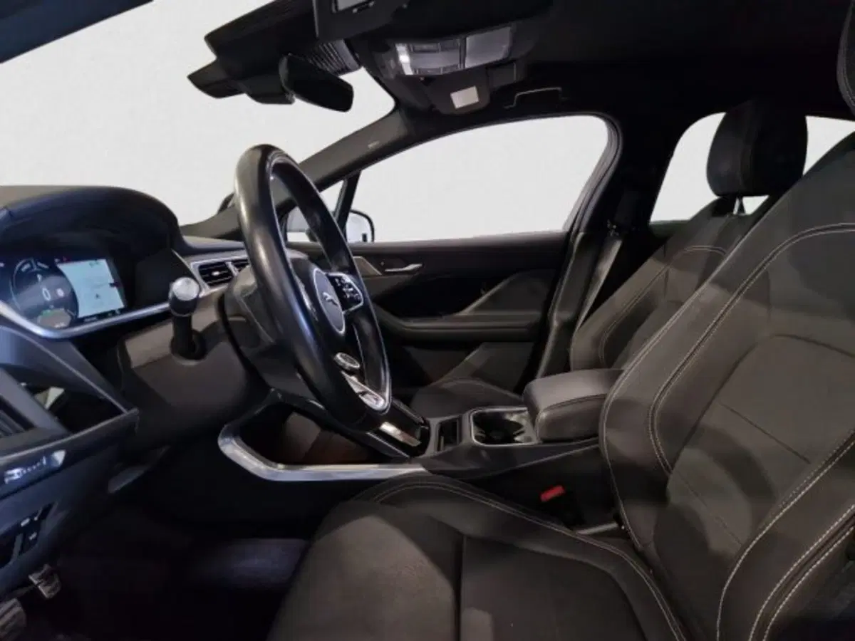 Jaguar I-Pace usata a Livorno (13)