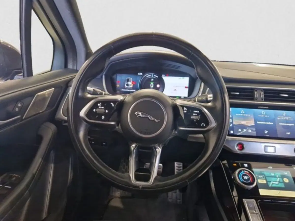 Jaguar I-Pace usata a Livorno (14)