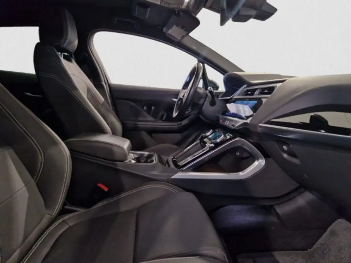 Jaguar I-Pace usata a Livorno (5)